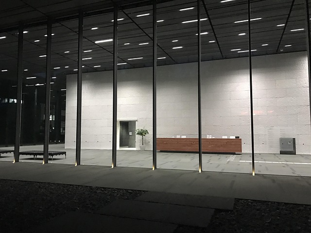 Chase Bank in N Western Ave